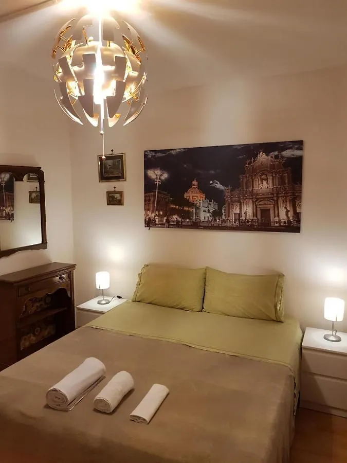 Dream Home Catane 0*,